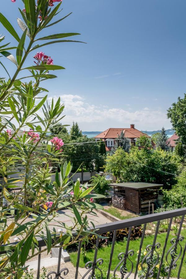 Mikes Vendeghaz Hotel Balatonfured Ngoại thất bức ảnh