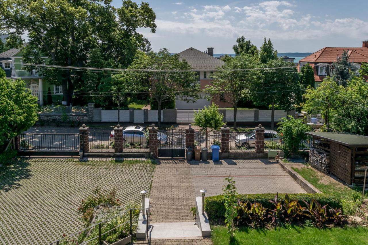 Mikes Vendeghaz Hotel Balatonfured Ngoại thất bức ảnh
