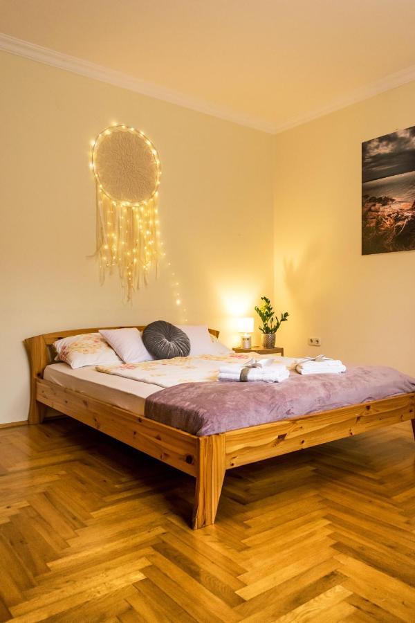 Mikes Vendeghaz Hotel Balatonfured Ngoại thất bức ảnh