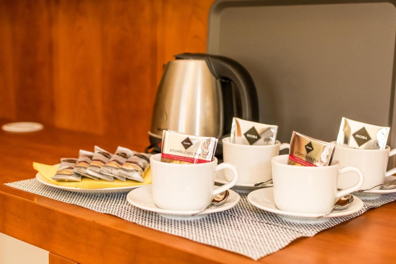 Mikes Vendeghaz Hotel Balatonfured Ngoại thất bức ảnh