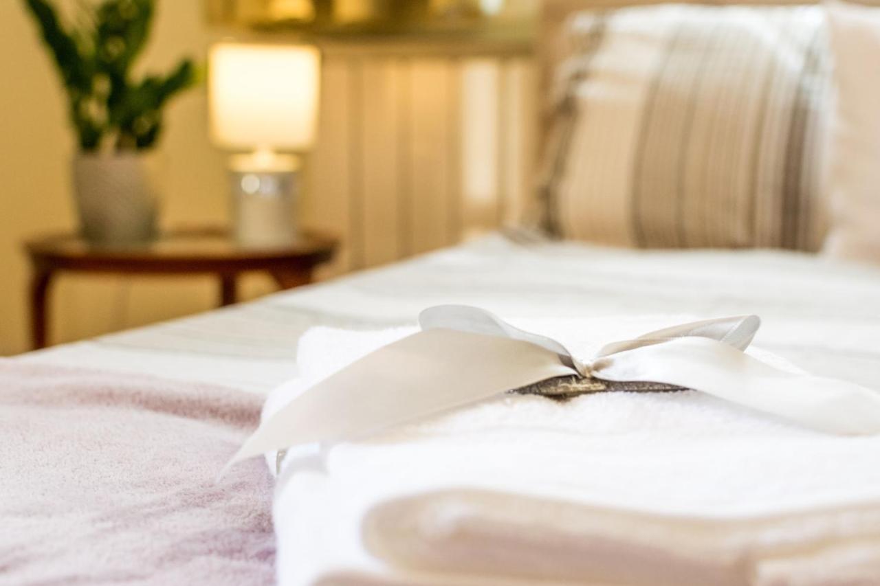 Mikes Vendeghaz Hotel Balatonfured Ngoại thất bức ảnh